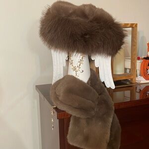 🔥Rockin Hot Originals set of fur hat and matching fur scarf in all colors! Fab!